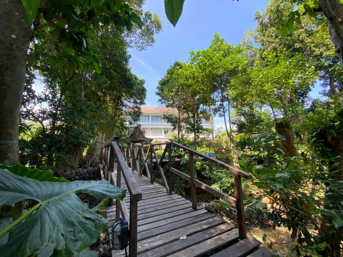 Mahamustika Riverside Canggu  Exterior photo